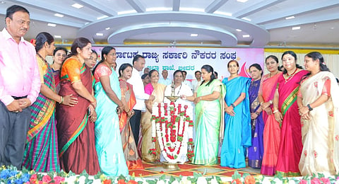 Govt Employees Sangh Mahila Dinacharane photo-1 (1)
