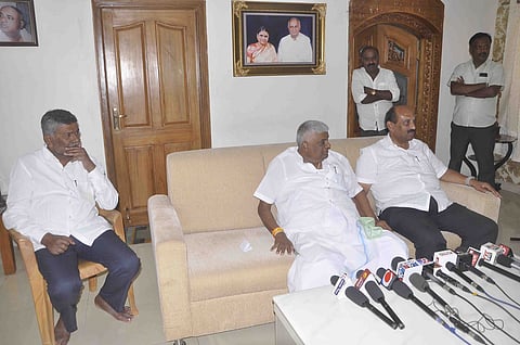 ಪೊಲೀಸ್ ಅಧಿಕಾರಿ ವರ್ಗಾವಣೆಗೆ ಎಚ್.ಡಿ.ರೇವಣ್ಣ ಆಗ್ರಹ