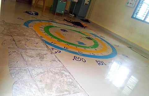 Kailancha-Ph-002-Anganawadi-K.G. Hosahalli-Tiles-Problem-News-Photo-9-3-2023