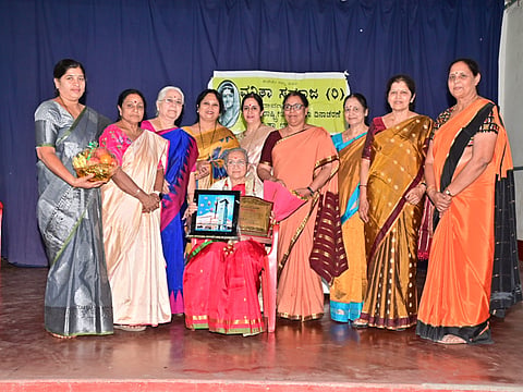 dvg-Vanitha-samaja-9-1.jpg