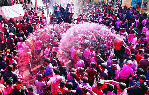 holi