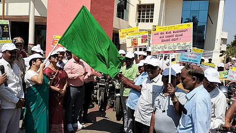 ಮತದಾರರ ಜಾಗೃತಿ ಬೈಕ್ ಜಾಥಕೆ ಜಿಲ್ಲಾಧಿಕಾರಿ: ಚಾಲನೆ