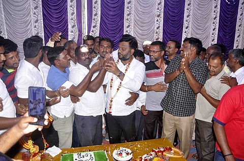 ಸ್ವರೂಪ್ ಜನ್ಮ ದಿನಾಚರಣೆ; ನೂರಾರು ಅಭಿಮಾನಿಗಳು ಭಾಗಿ