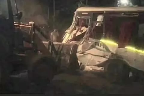 7 end life 40 Injured After Bus Collides With Truck On Lucknow Gorakhpur Highway