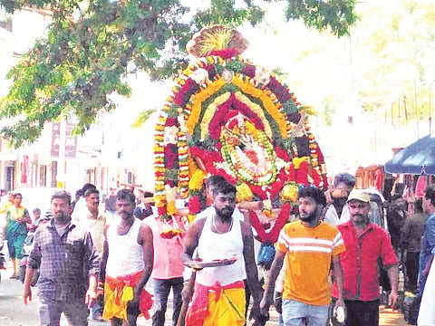 HUN-APR-13-2(RAKASAMMA UTSAVA)