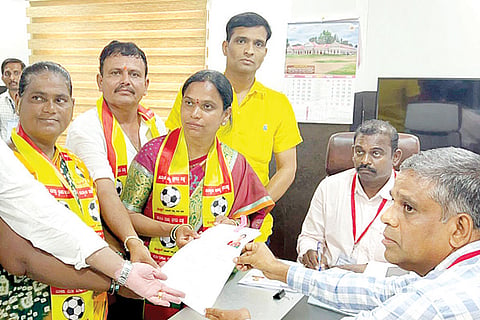 Laxmi Aruna Nominatioin Ballari