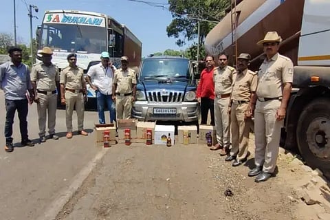 Liquor-Accused arrested in Karwar checkpost