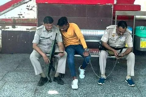 Viral Photo