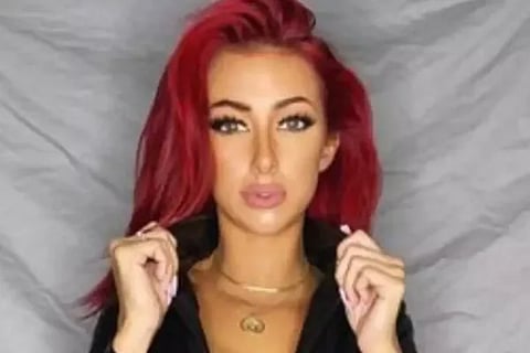 Woman Has 7000 Online Boyfriends In Real Life