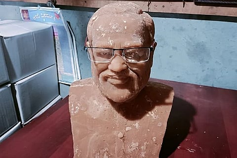 jaggery statue