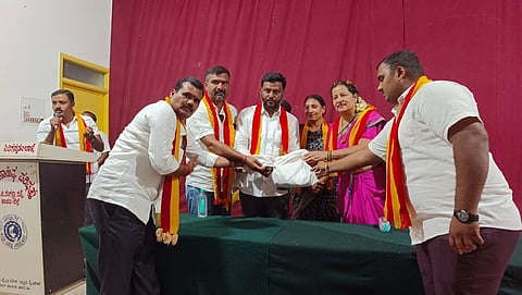 ಸ್ವರೂಪ್‌ಗೆ ಕರವೇ ಬೆಂಬಲ, 1 ಲಕ್ಷ ರೂ. ದೇಣಿಗೆ