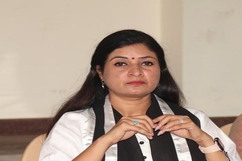 1 smg Alka lamba (1)