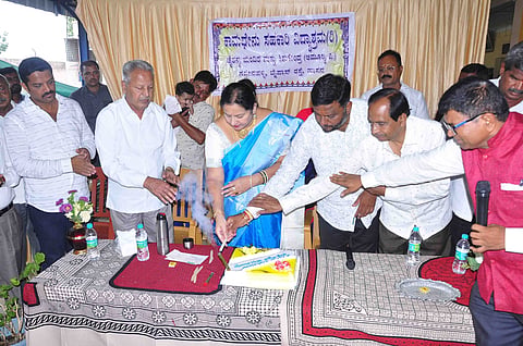 ಜಿಲ್ಲೆಯಾದ್ಯಂತ ದೇವೇಗೌಡರ 91ನೇ ಹುಟ್ಟುಹಬ್ಬ ಆಚರಣೆ