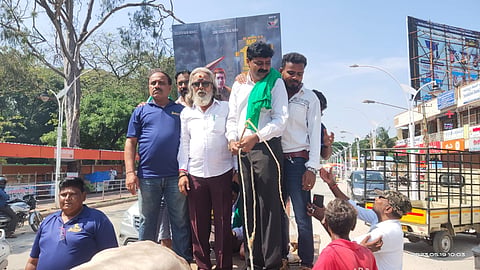 ರೈತನ ಬದುಕು ಕಟ್ಟಿಕೊಟ್ಟಿರುವ ಶ್ರೀಮಂತ ಚಿತ್ರ ಬಿಡುಗಡೆ