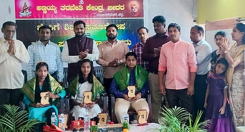 Annayya Trust pratibha purskar Photo