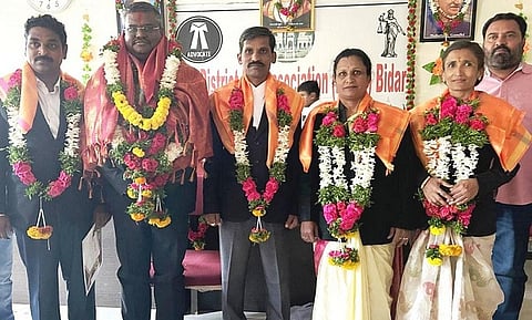 Dist Advocates Sangh Padadhikarigalu