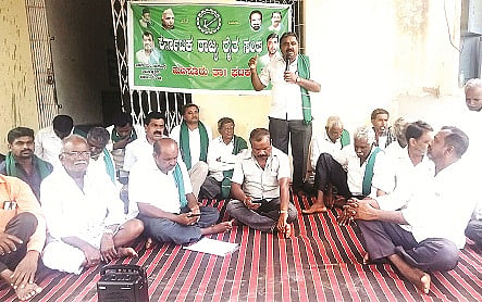 HUN-MAY-18-1(FARMERS STRIKE)