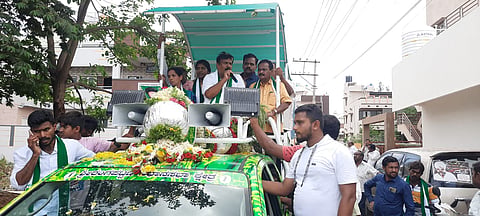 Mla Ravindra)..