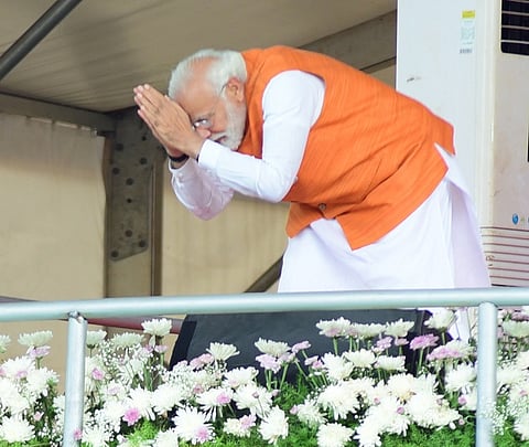Modi_Vinamrathe