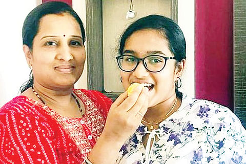SSLC Manvi Ananya 5th Rank