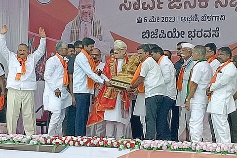 Traitor Lakshman Savadige Buddhi Kalisi