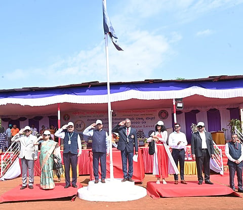 aTHLEITC-FLAG-HOISTING-.jpeg