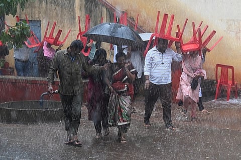 h9-Rain Lamington School 2