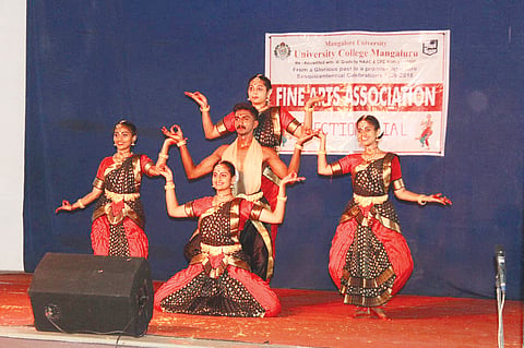 mng-3may-v v college