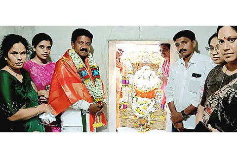 Tipperudraswamy, Darshan, Raghumurthy, Challakere, Kshetra, Win,