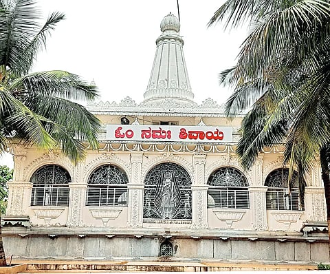 shirahatti fakhireshwar math