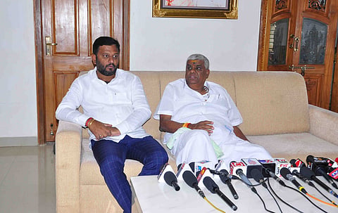 ಕಡಿಮೆ ಅಂತರದಿಂದ ಗೆದ್ದ ಕಾರಣಕ್ಕೆ ಮನೆ ಸೇರಿಕೊಳ್ಳುತ್ತಾನೆ ಎಂದುಕೊಂಡಿದ್ದರೆ ಅದು ಭ್ರಮೆ:ಎಚ್.ಡಿ. ರೇವಣ್ಣ