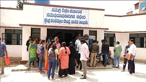 ವಿದ್ಯುತ್ ಕಡಿತ; ದಾಖಲೆ ಪರಿಶೀಲನೆ ವಿದ್ಯಾರ್ಥಿಗಳ ಪರದಾಟ