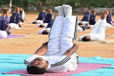 CTD 21 POLICE YOGA 4--06
