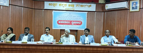 K.Jayaprakash-Hegde-held-meeting-in-karwar