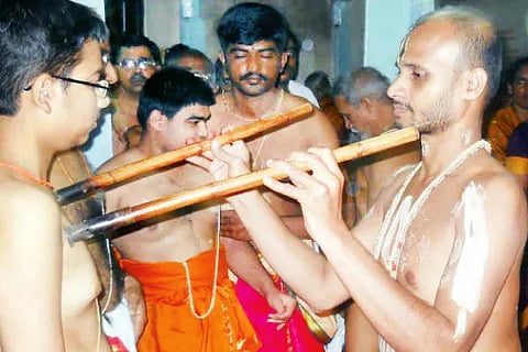 Mudra Dharane