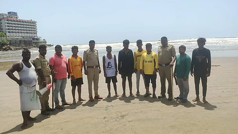 Murdeshwar-Beach-resque.