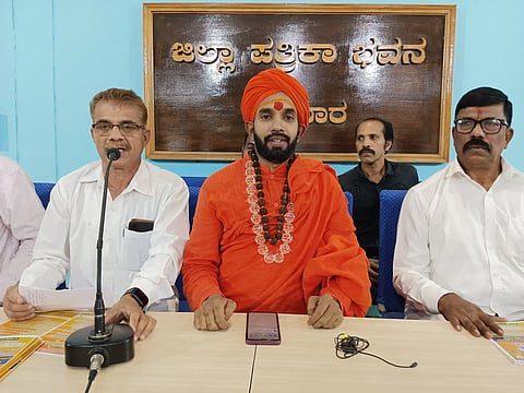 Pranavandnad swamiji press meet.