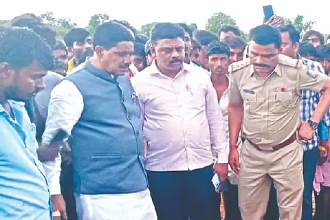 Jagaluru, Taluk, Sidlu, Farmers,