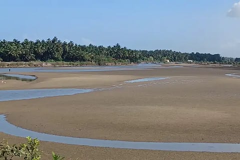 Slit In sanabavi River