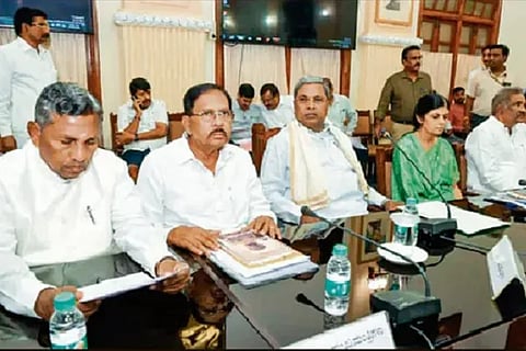 cabinet meeting