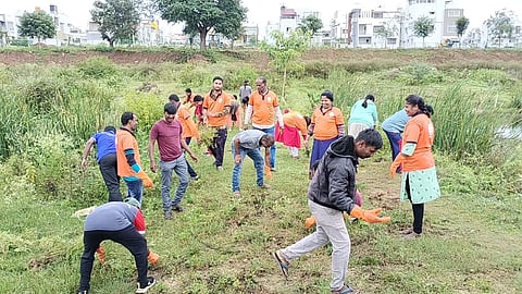 ವಿವಿಧ ಸಂಘ ಸಂಸ್ಥೆಗಳಿಂದ ಚಿಕ್ಕಹೊನ್ನೇನಹಳ್ಳಿ ಕೆರೆಯನ್ನು ಸ್ವಚ್ಛತಾ ಕಾರ್ಯ