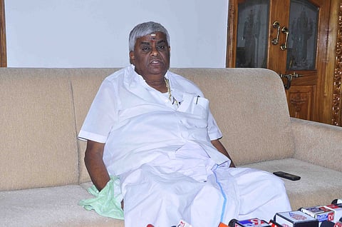 ವರ್ಗಾವಣೆಯಿಂದ ಹೆದರಿಸಬಹುದು ಎಂದುಕೊಂಡಿದ್ದರೆ ಅದು ಭ್ರಮೆ: ಎಚ್.ಡಿ. ರೇವಣ್ಣ
