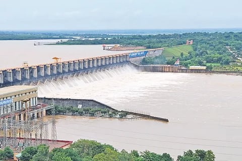 1.75 lakh cusec water released to Krishna river