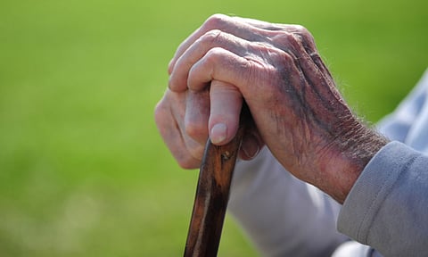 1600x960_392234-senior-citizen
