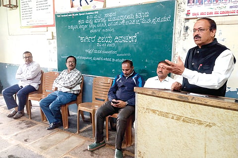 26kittur1.jpg