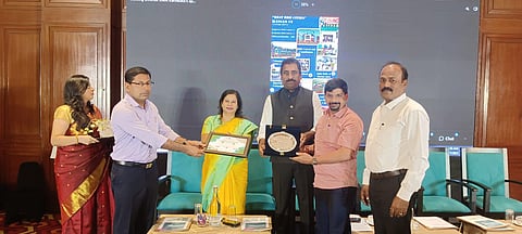 ಉತ್ತಮ ಆರ್‌ಆರ್‌ಆರ್ ನಗರ ಪ್ರಶಸ್ತಿ ಸ್ವೀಕರಿಸಿದ ನಗರಸಭೆ ಆಯುಕ್ತ