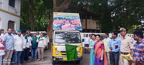 ಡೆಂೆ ರಥಕ್ಕೆ ಜಿಲ್ಲಾದಿಕಾರಿ ಚಾಲನೆ