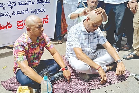 Chikkodi, Hirekodi, Jainmuni, Killing, Protest,