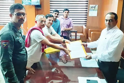 Dongri People giving appeal to DC