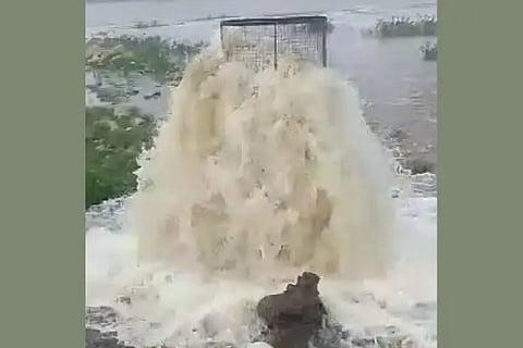 Drive for filling of historic lakes